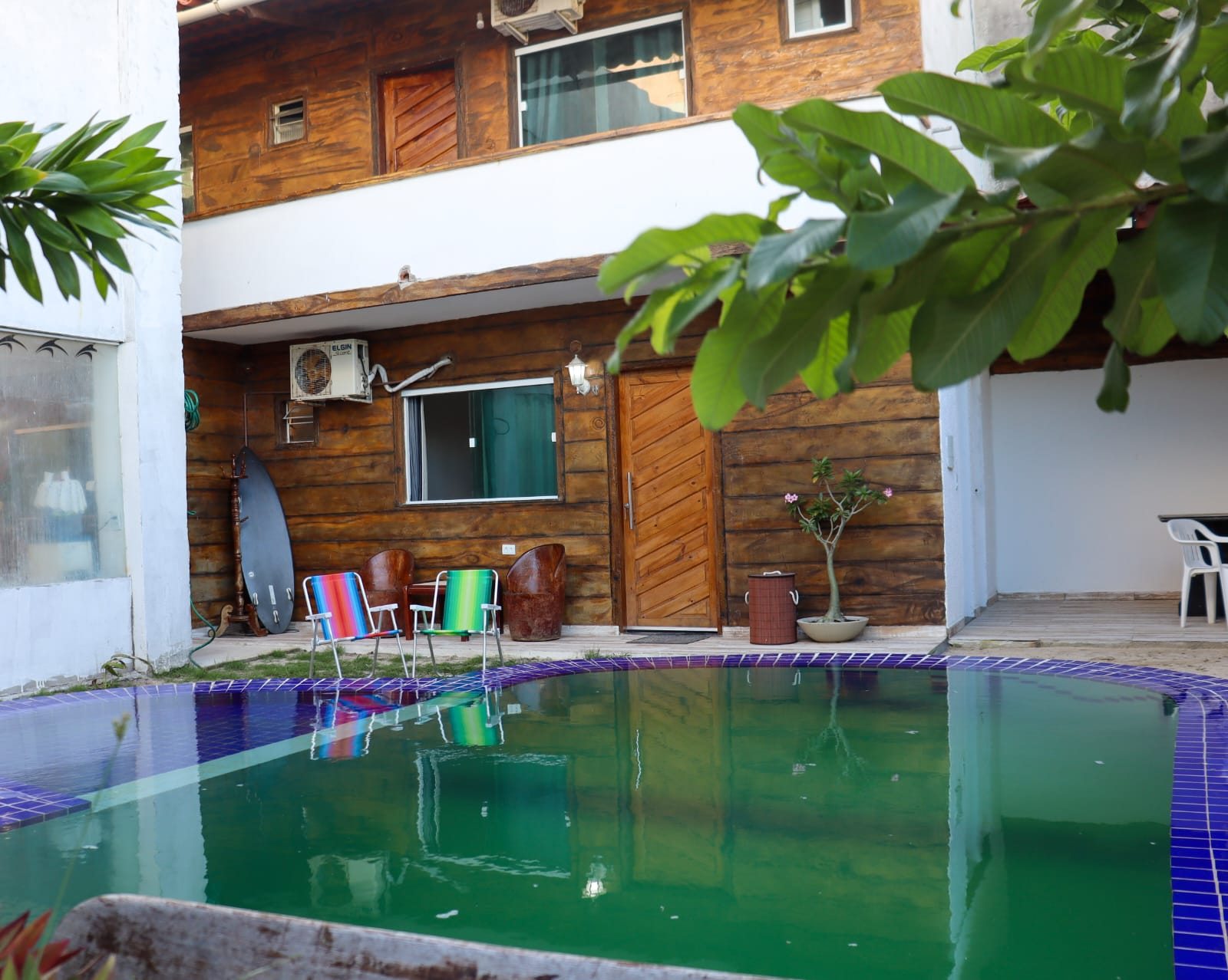 Futuro Vibe House · área da piscina